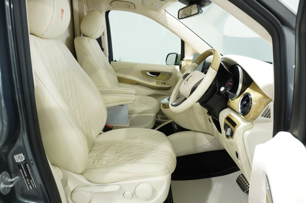 Used Mercedes-Benz V-Class 2022 for sale - 76820565: Photo 10