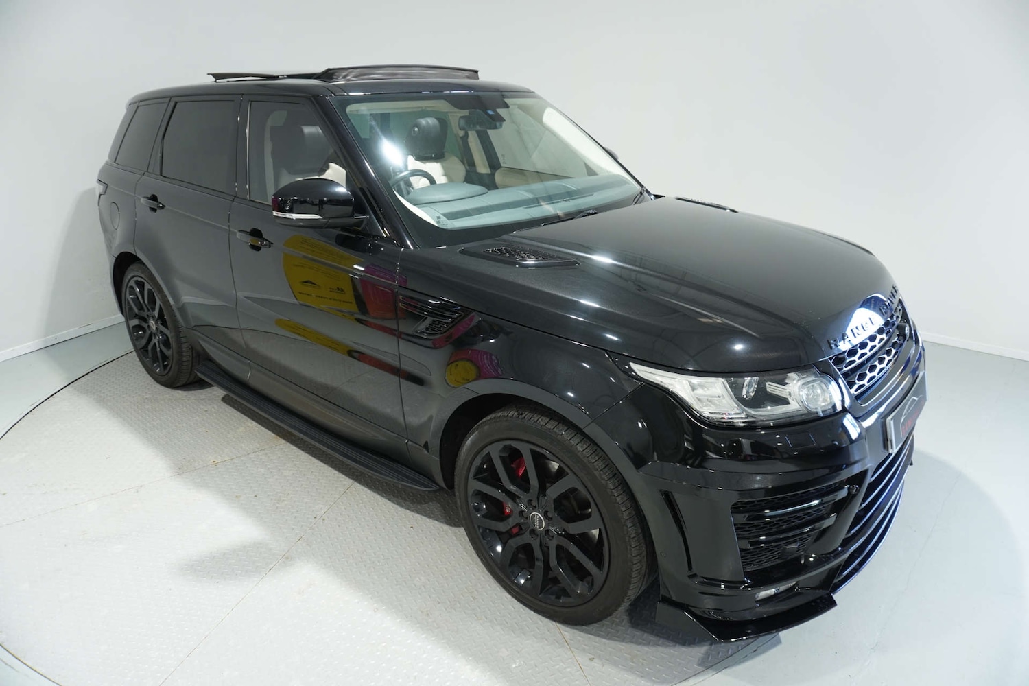 Used Land Rover Range Rover Sport 2014 for sale - 77080218: Photo 1