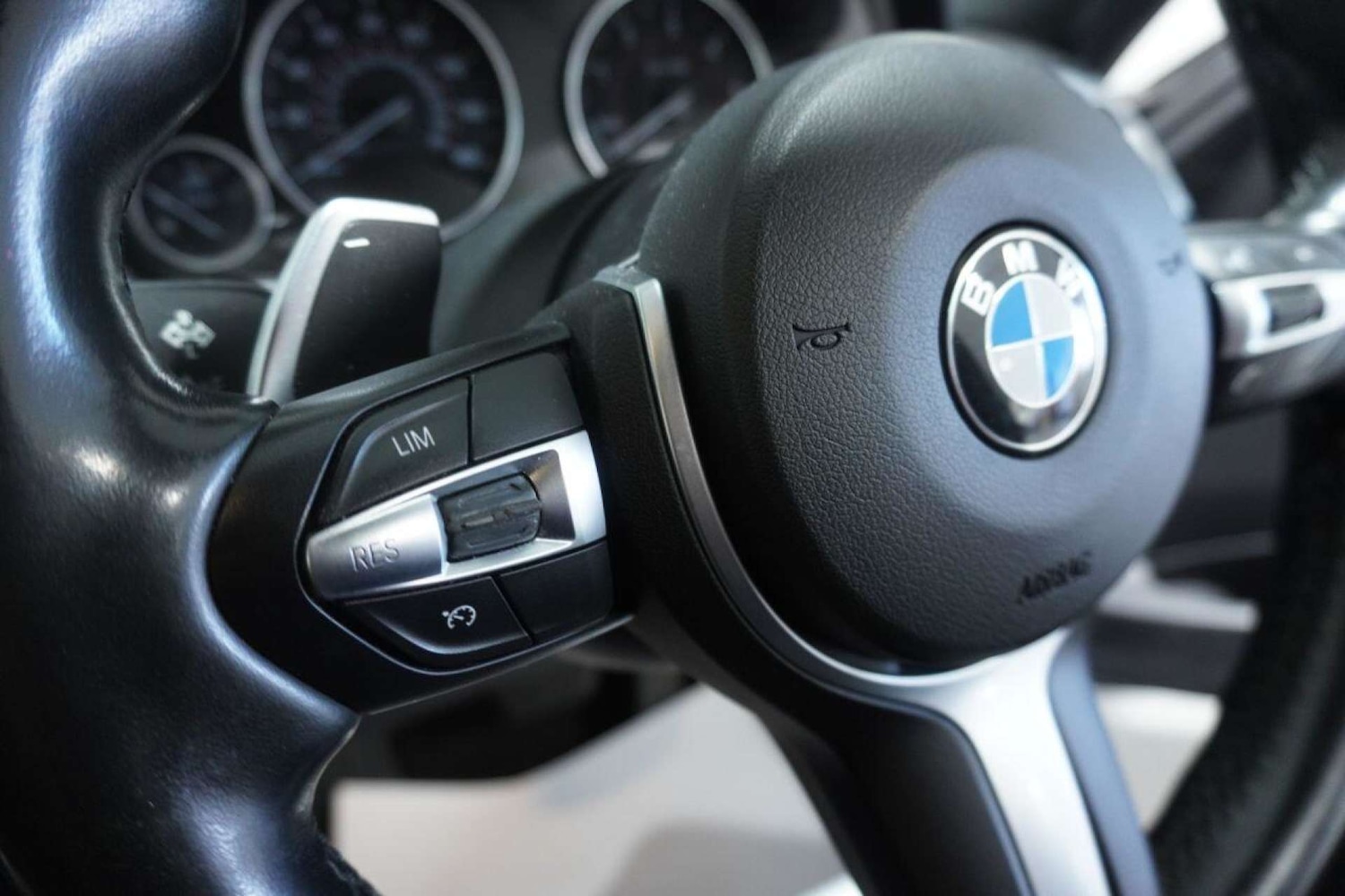 Used BMW 3 Series 2017 for sale - 77061626: Photo 60