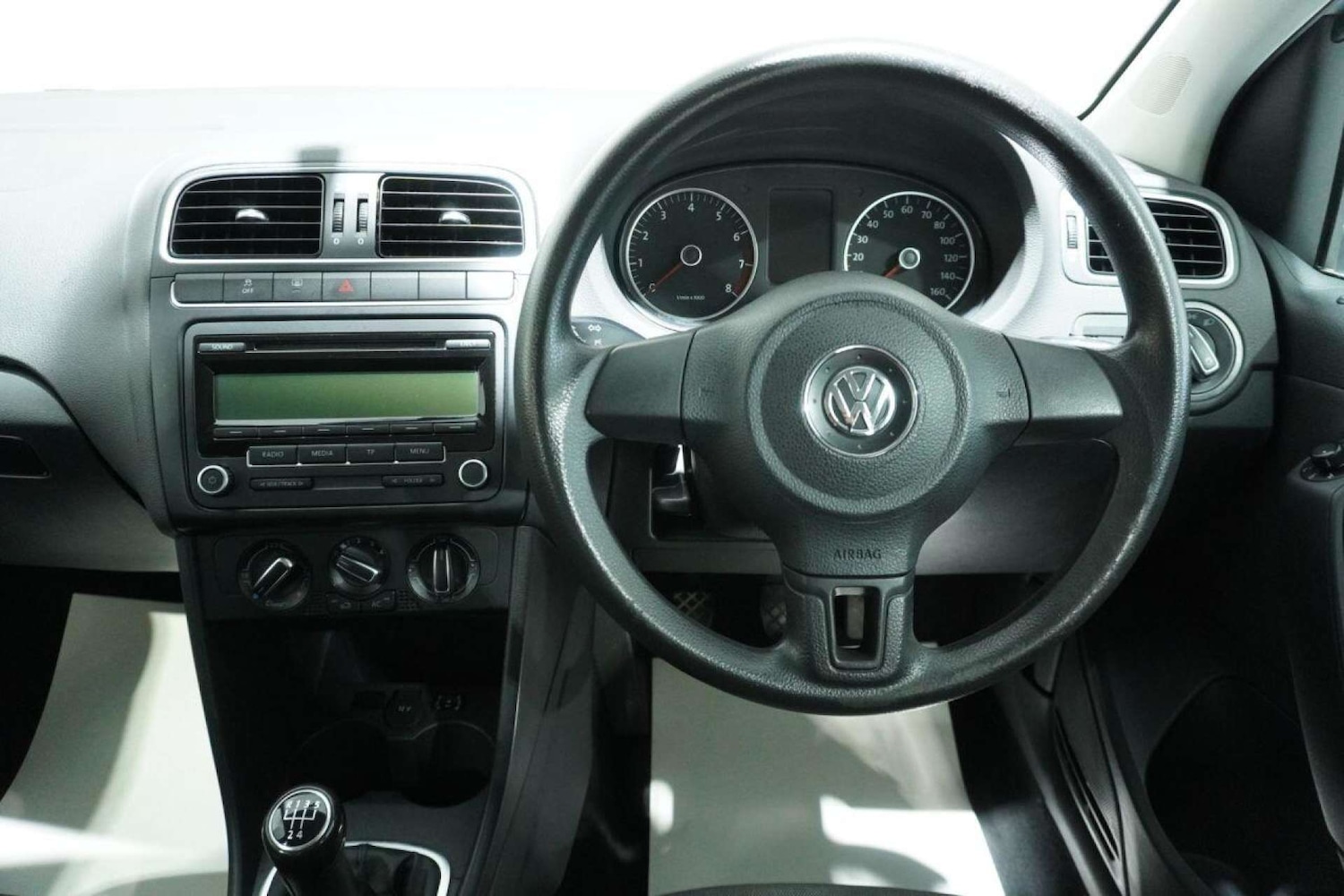 Used Volkswagen Polo 2010 for sale - 77061663: Photo 28