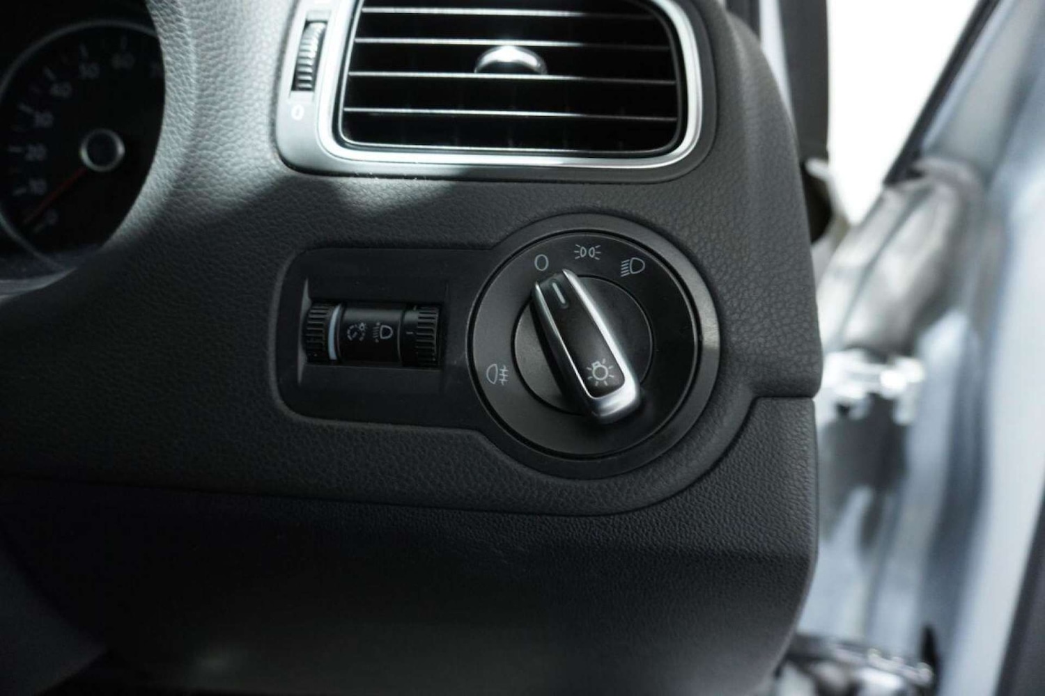 Used Volkswagen Polo 2010 for sale - 77061663: Photo 52