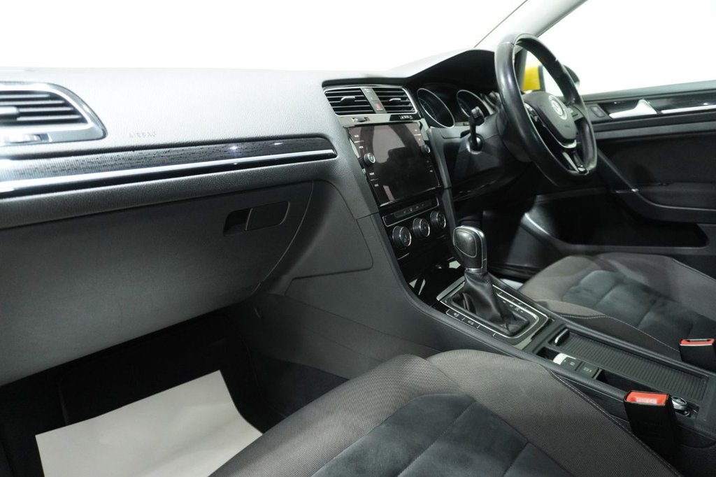 Used Volkswagen Golf 2017 for sale - 76820178: Photo 43