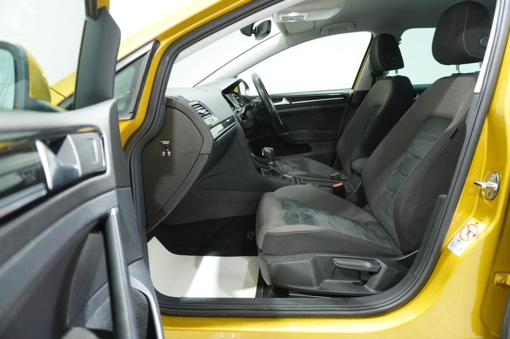 Used Volkswagen Golf 2017 for sale - 76820178: Photo 44