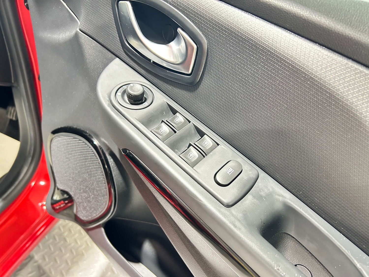 Used Renault Clio 2016 for sale - 77618904: Photo 17