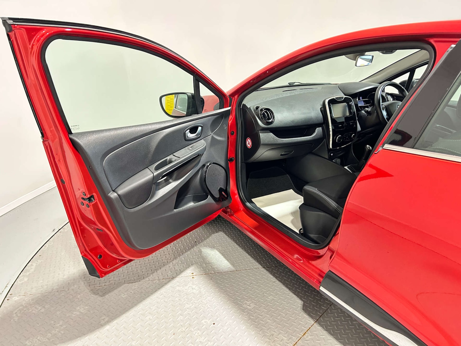 Used Renault Clio 2016 for sale - 77618904: Photo 35