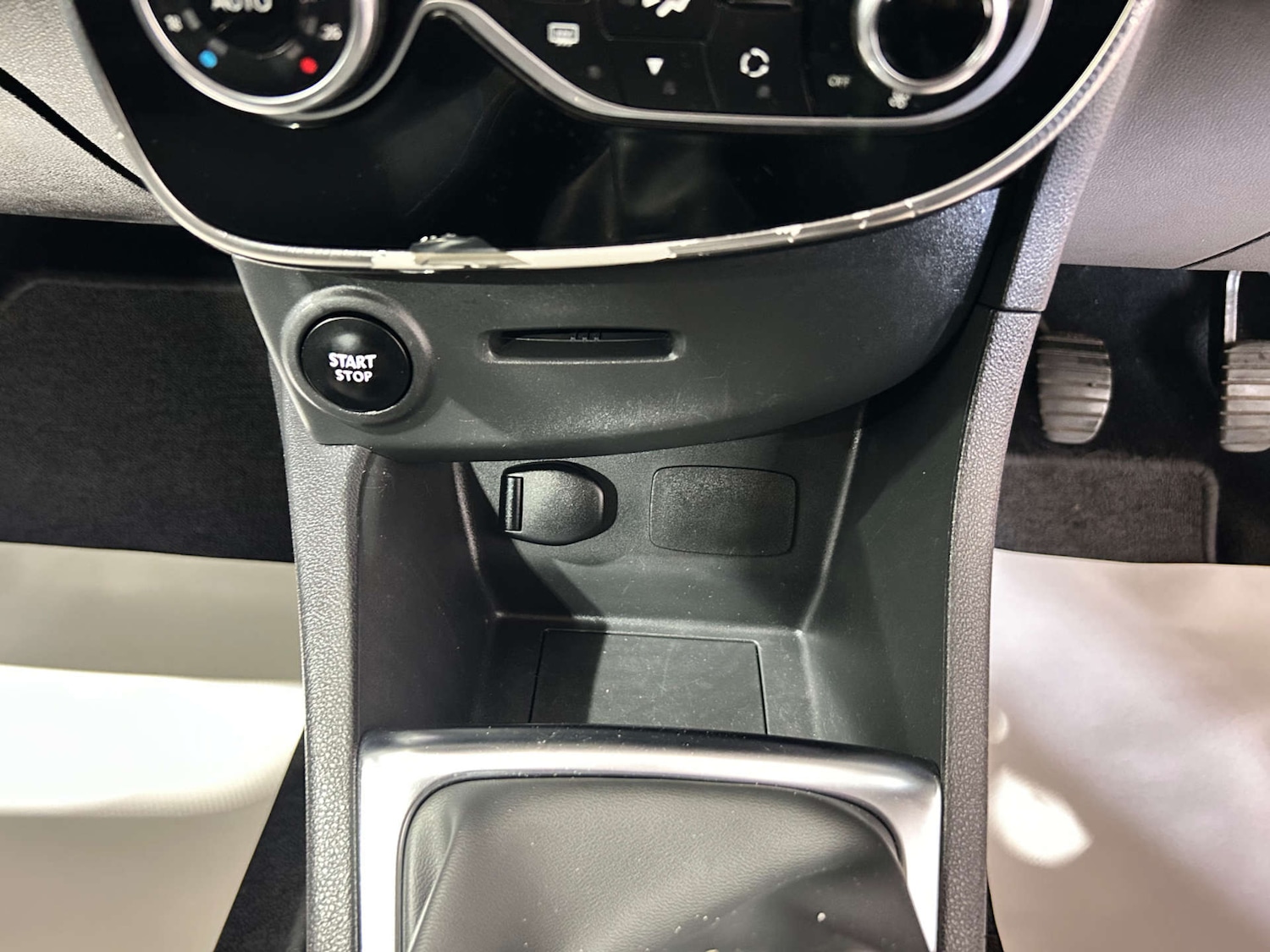 Used Renault Clio 2016 for sale - 77618904: Photo 37