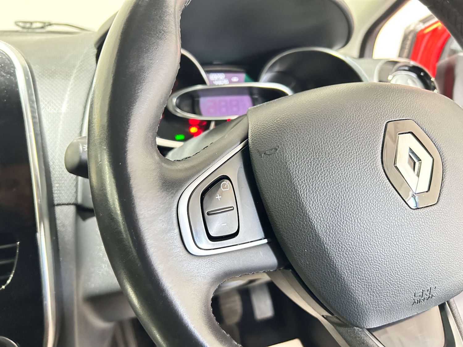 Used Renault Clio 2016 for sale - 77618904: Photo 41