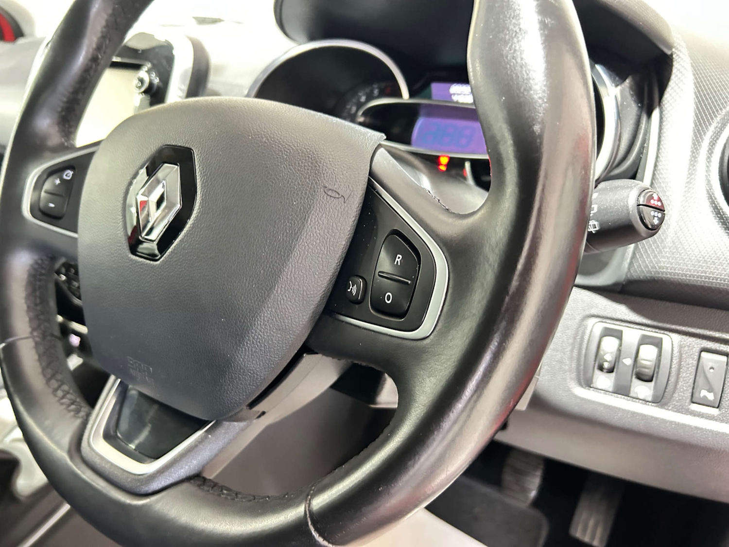 Used Renault Clio 2016 for sale - 77618904: Photo 42