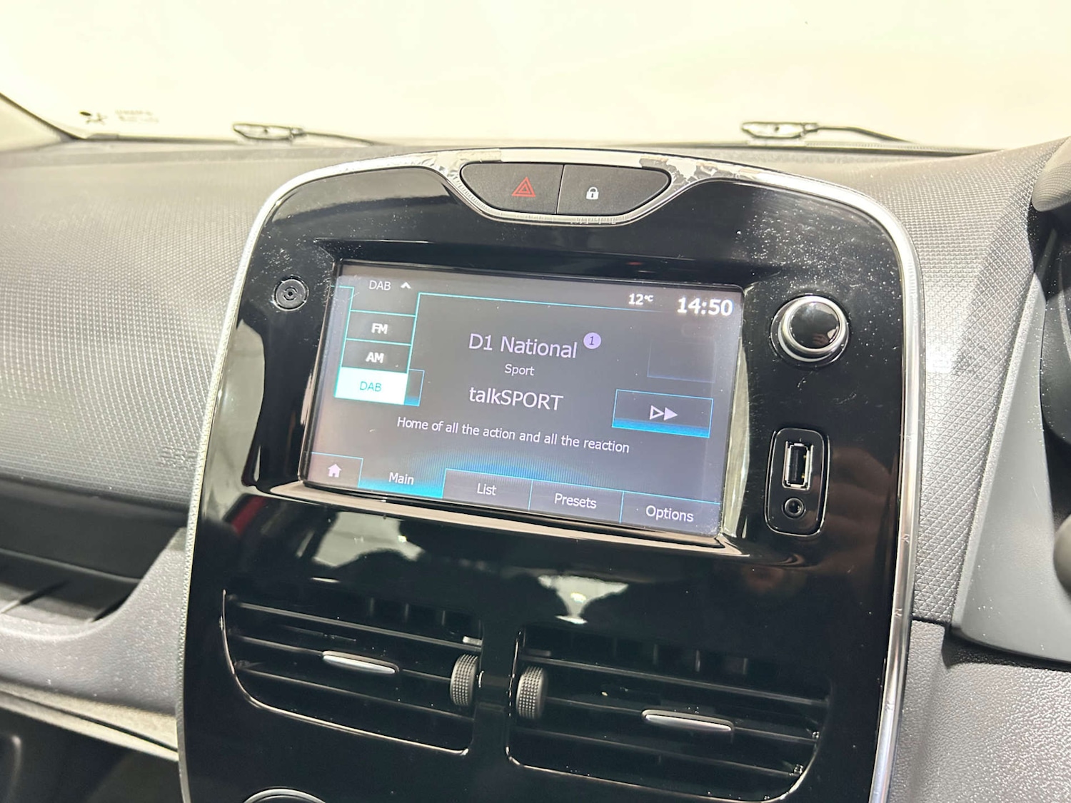 Used Renault Clio 2016 for sale - 77618904: Photo 44