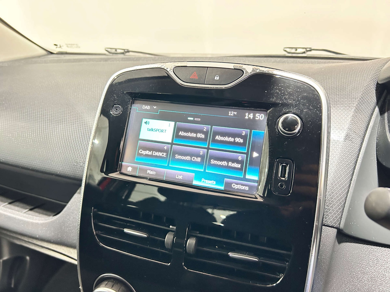 Used Renault Clio 2016 for sale - 77618904: Photo 46