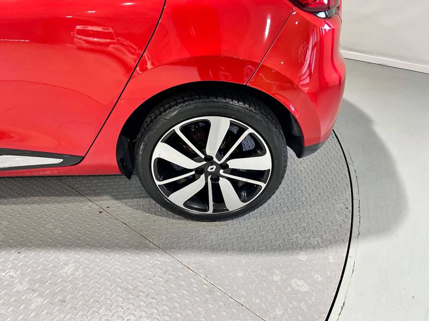 Used Renault Clio 2016 for sale - 77618904: Photo 49