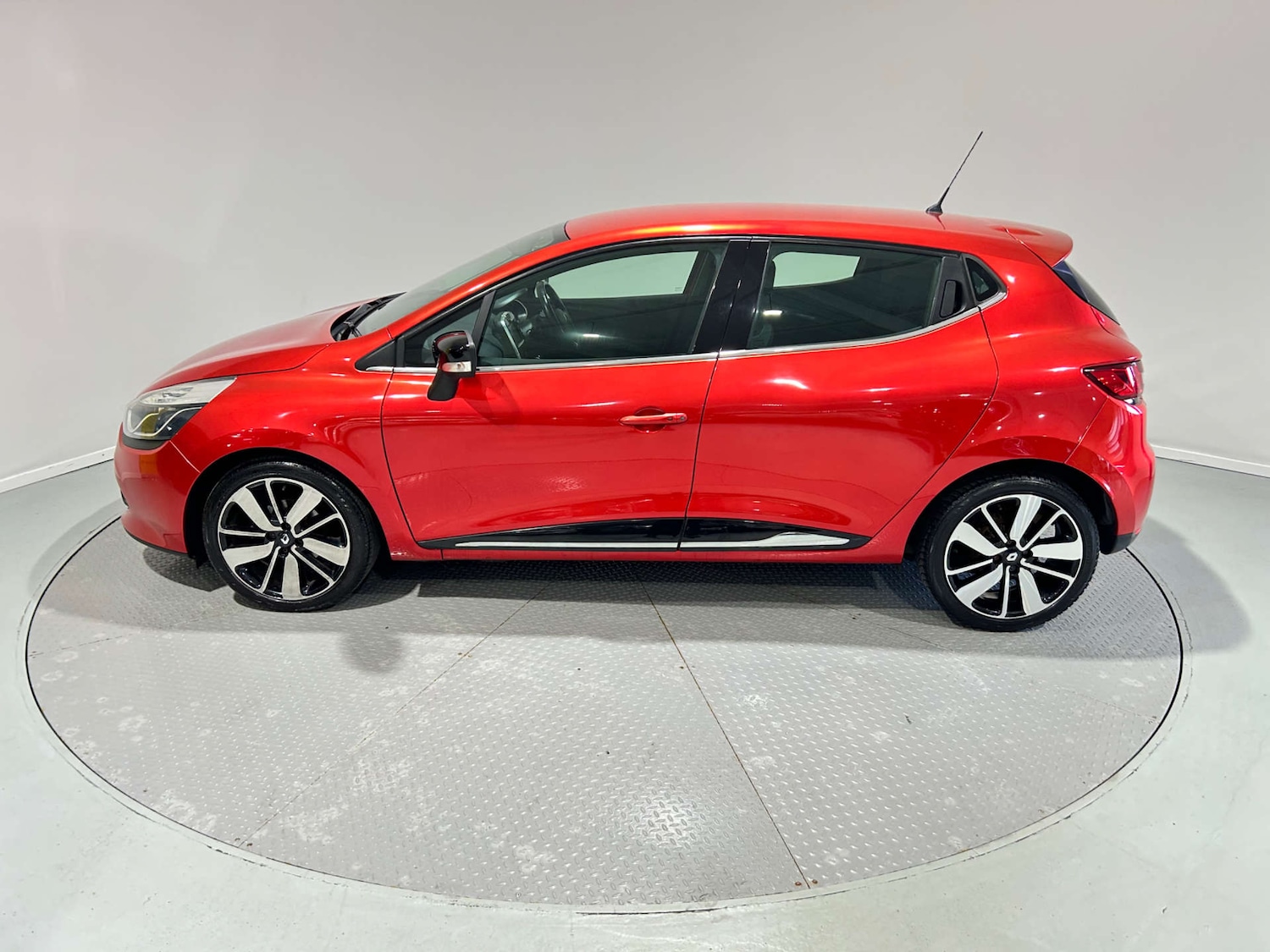 Used Renault Clio 2016 for sale - 77618904: Photo 52