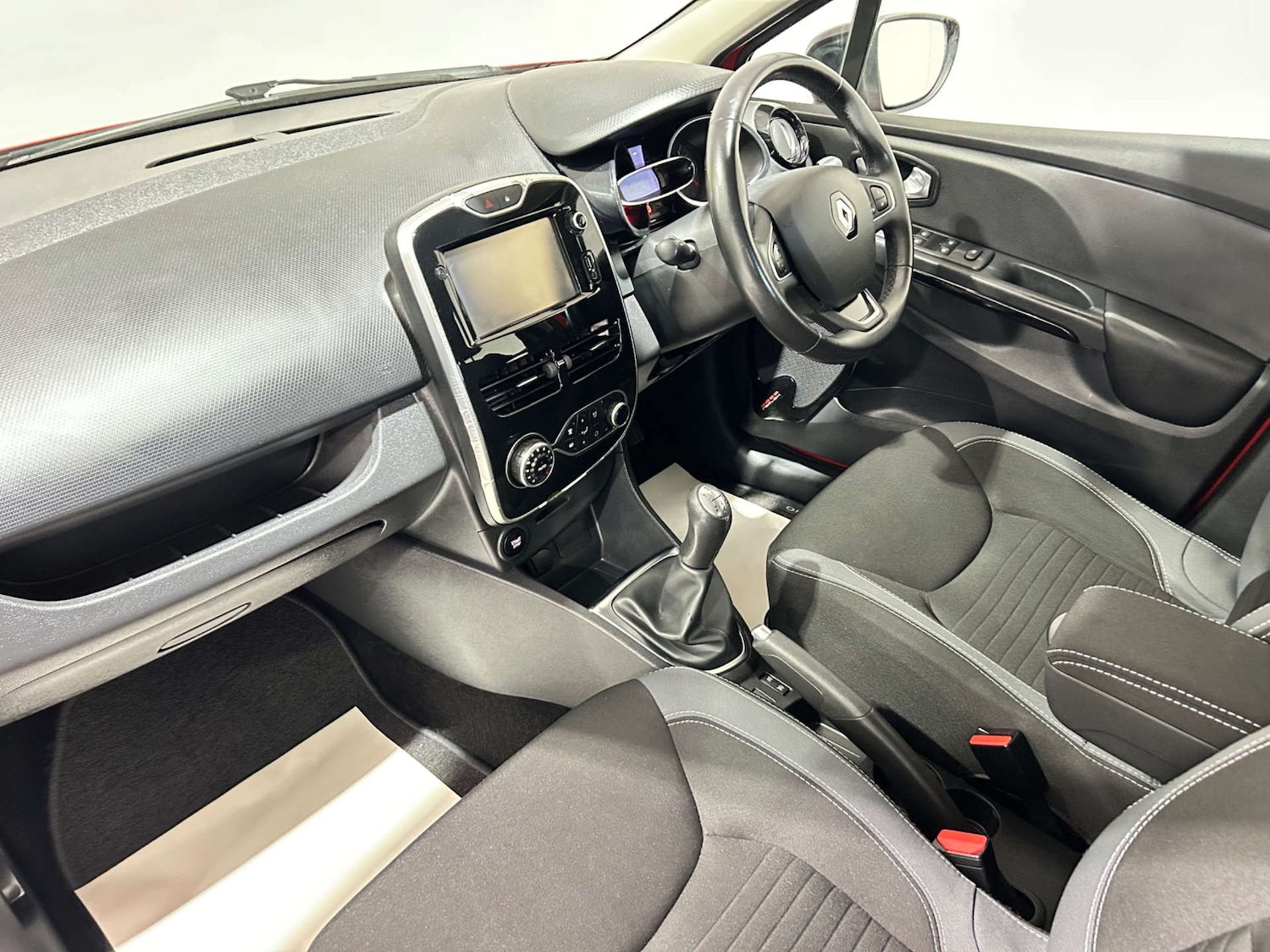 Used Renault Clio 2016 for sale - 77618904: Photo 60