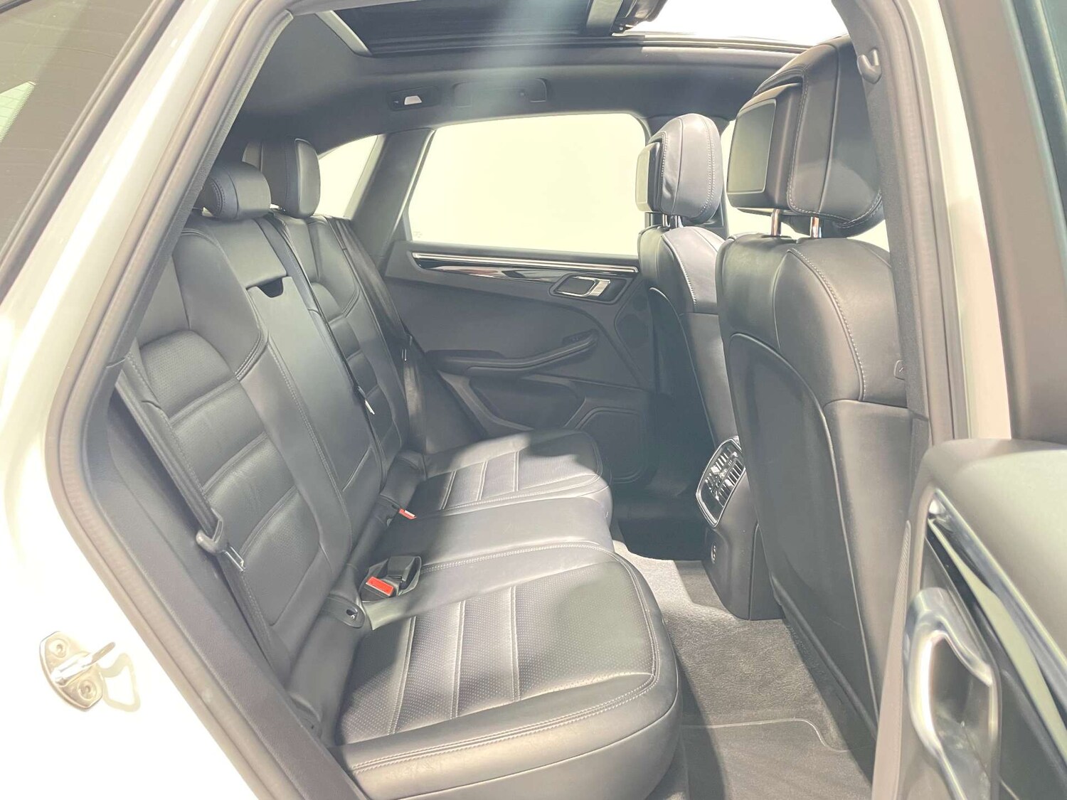 Used Porsche Macan 2020 for sale - 77523345: Photo 13