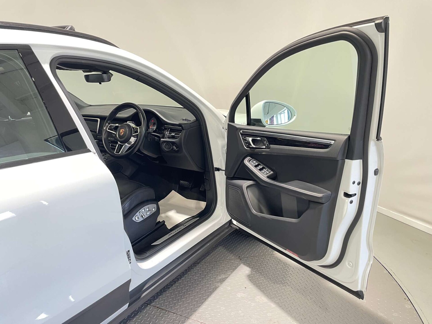 Used Porsche Macan 2020 for sale - 77523345: Photo 20