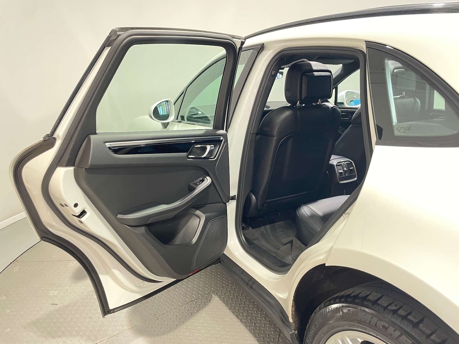 Used Porsche Macan 2020 for sale - 77523345: Photo 23