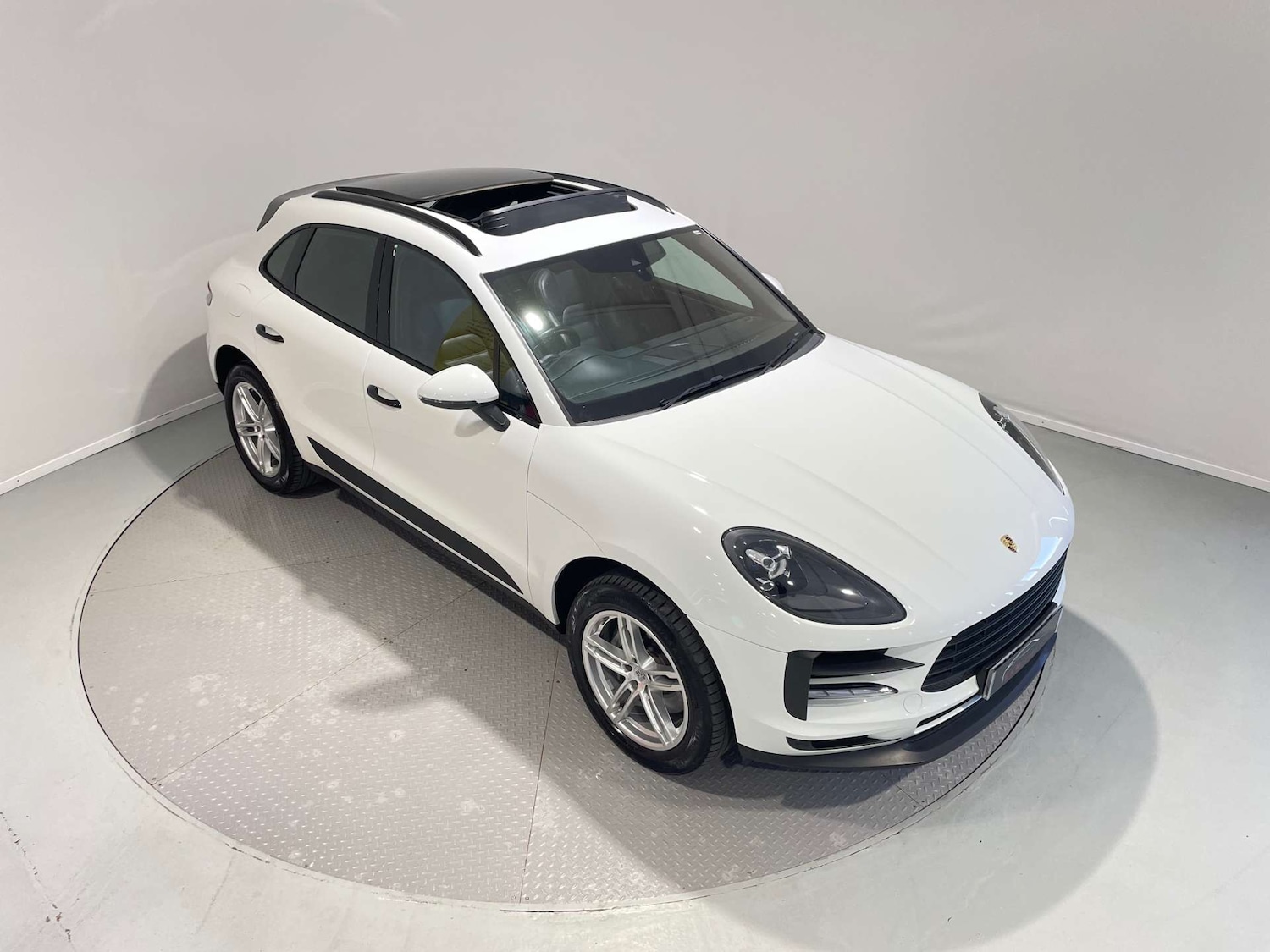 Used Porsche Macan 2020 for sale - 77523345: Photo 3