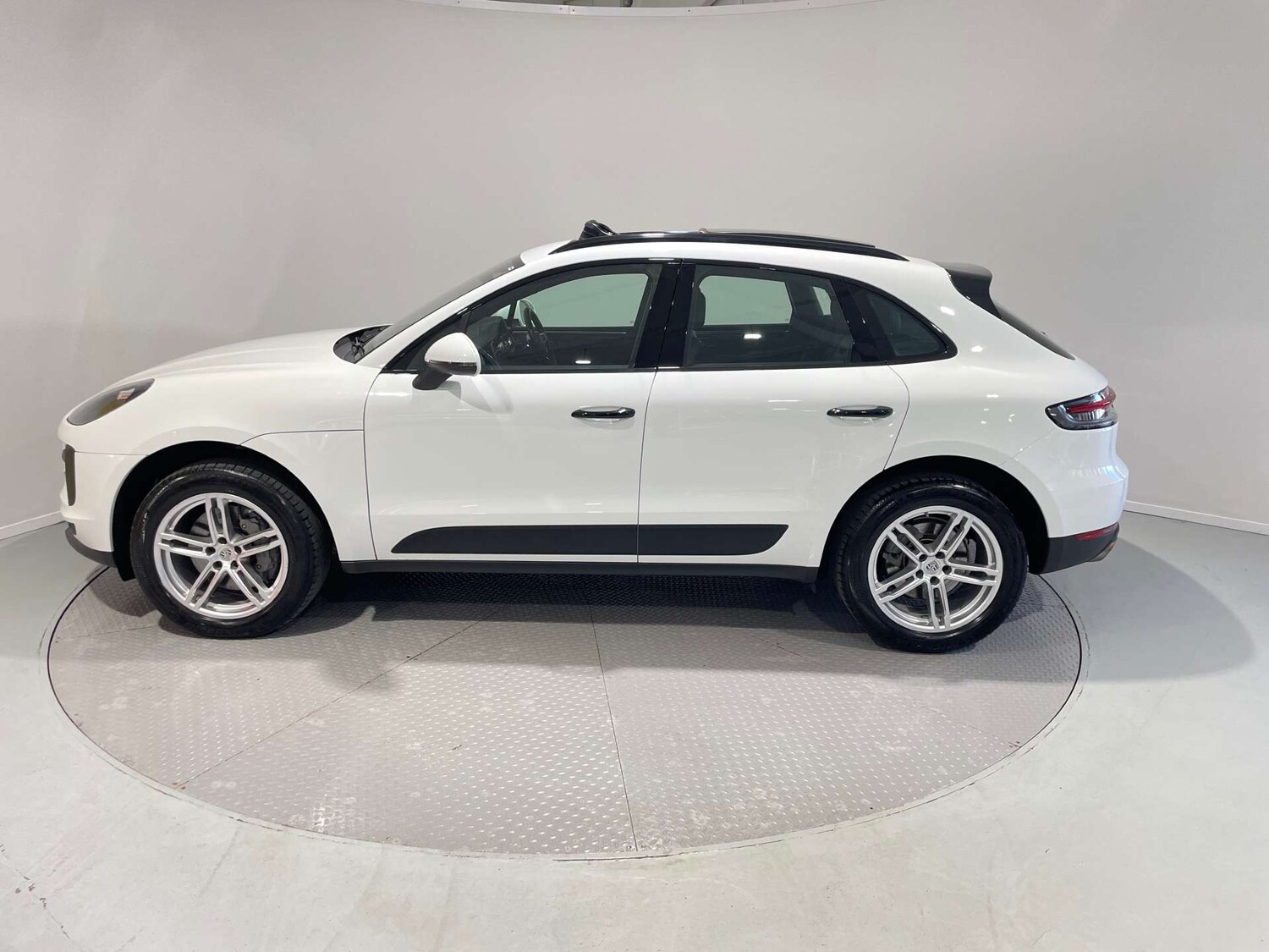 Used Porsche Macan 2020 for sale - 77523345: Photo 32