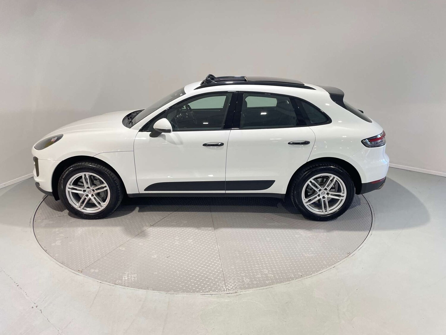 Used Porsche Macan 2020 for sale - 77523345: Photo 33