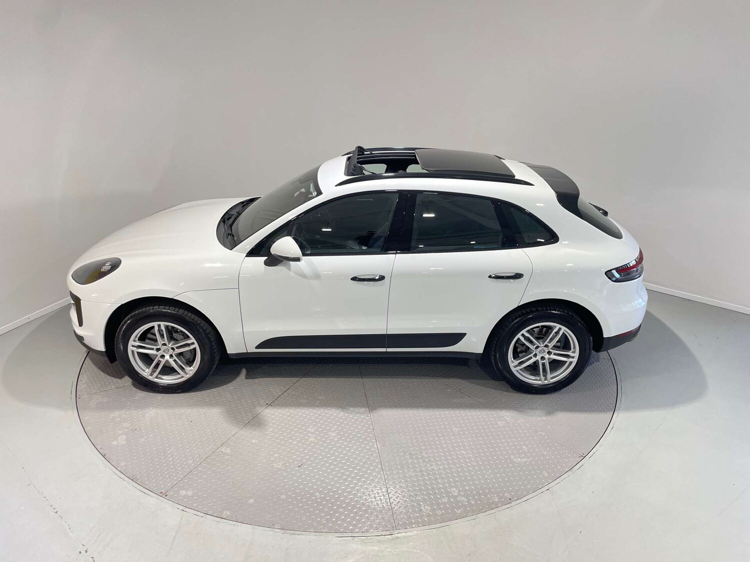 Used Porsche Macan 2020 for sale - 77523345: Photo 34