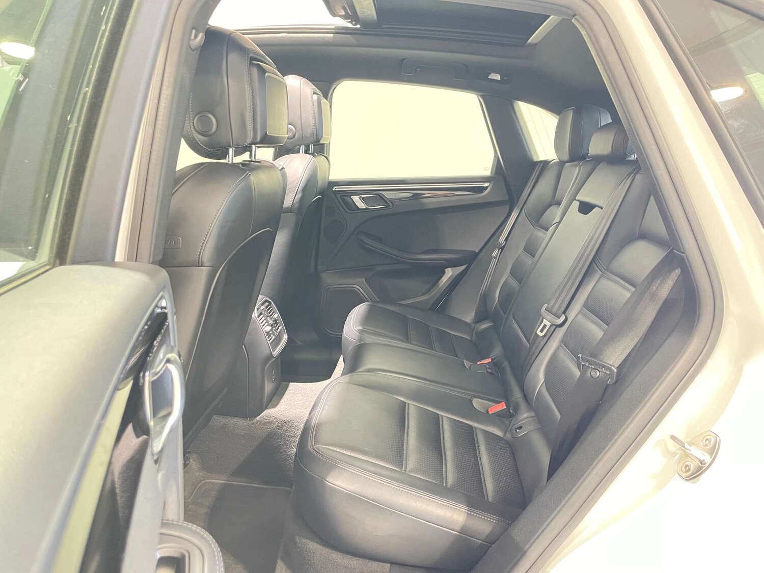 Used Porsche Macan 2020 for sale - 77523345: Photo 36