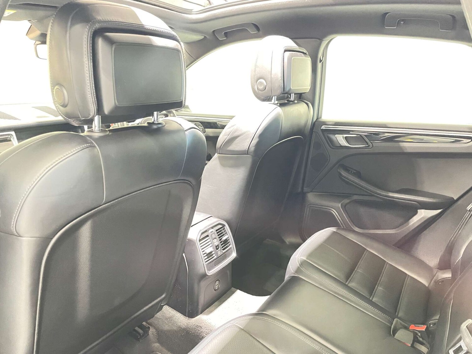 Used Porsche Macan 2020 for sale - 77523345: Photo 37