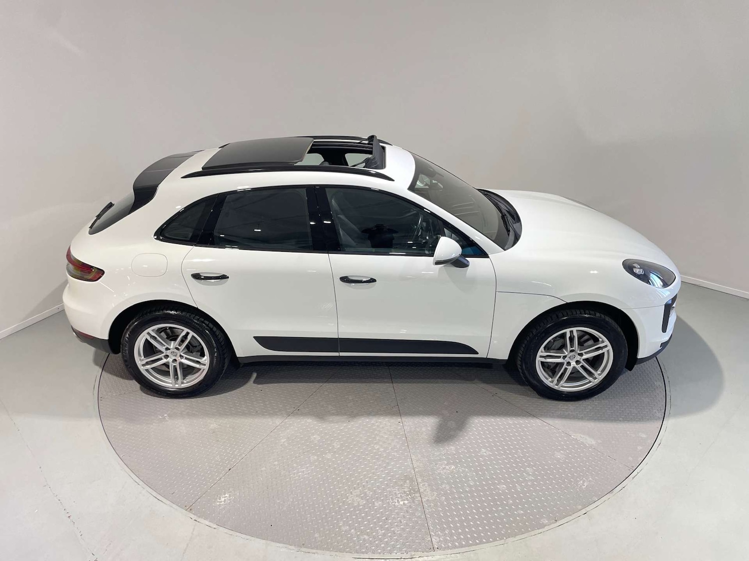 Used Porsche Macan 2020 for sale - 77523345: Photo 4