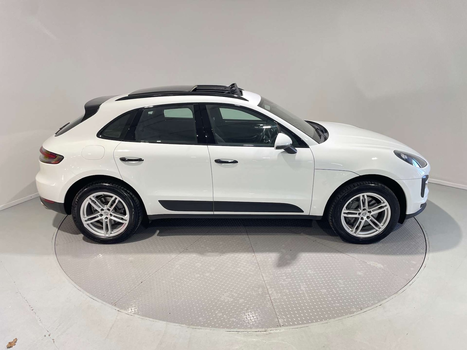 Used Porsche Macan 2020 for sale - 77523345: Photo 5