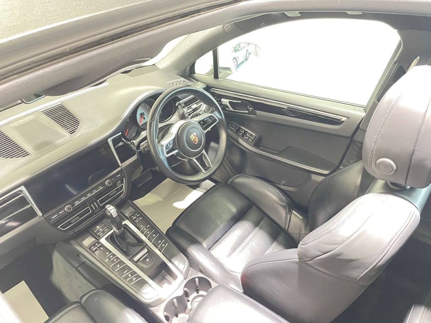 Used Porsche Macan 2020 for sale - 77523345: Photo 51