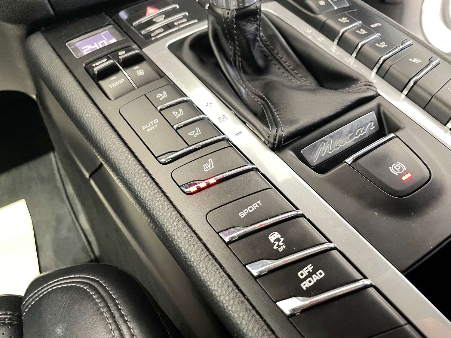 Used Porsche Macan 2020 for sale - 77523345: Photo 60