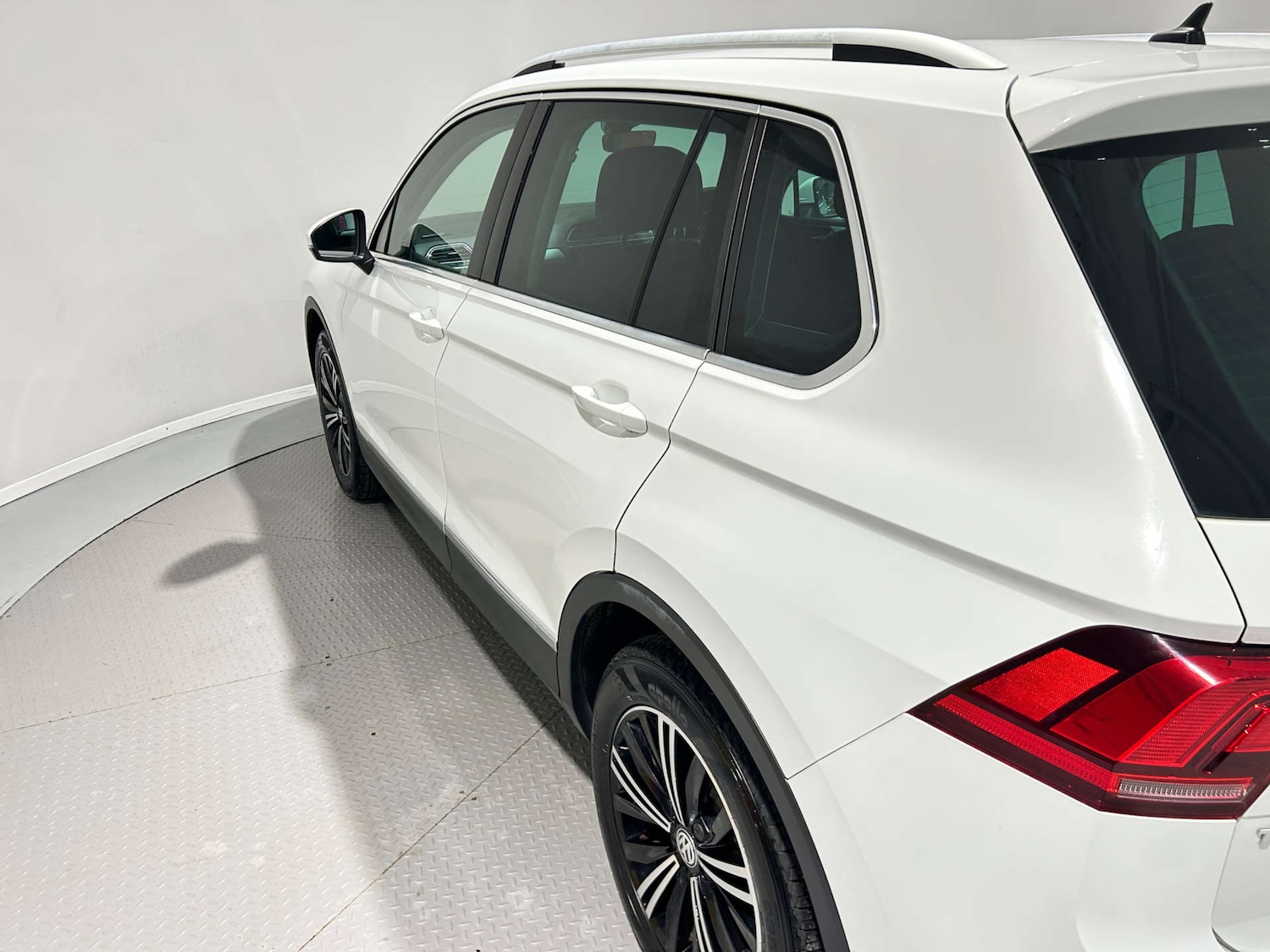 Used Volkswagen Tiguan 2018 for sale - 77200683: Photo 18