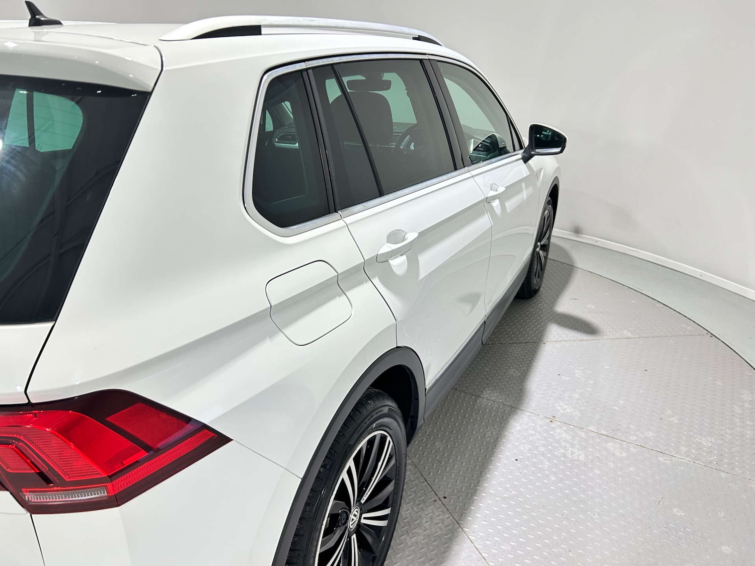 Used Volkswagen Tiguan 2018 for sale - 77200683: Photo 19