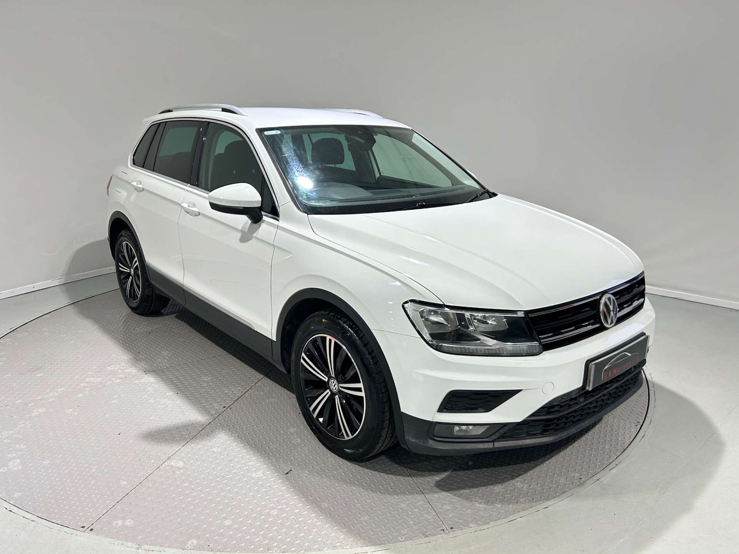 Used Volkswagen Tiguan 2018 for sale - 77200683: Photo 2