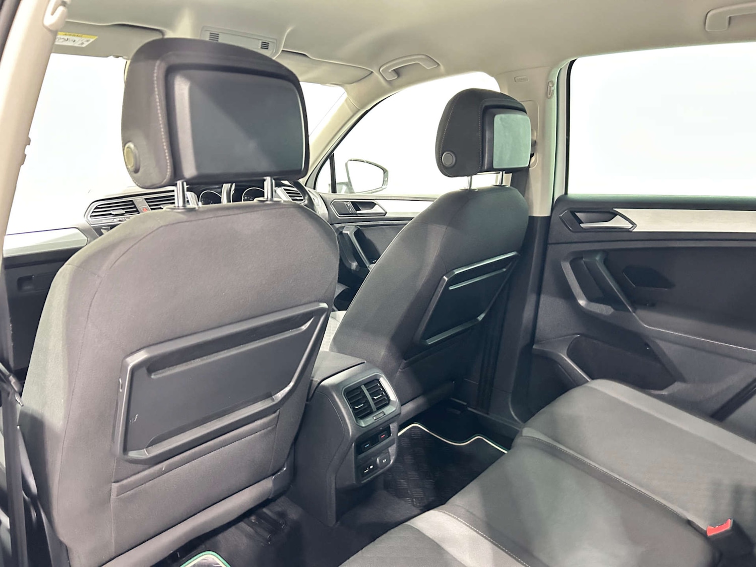 Used Volkswagen Tiguan 2018 for sale - 77200683: Photo 44