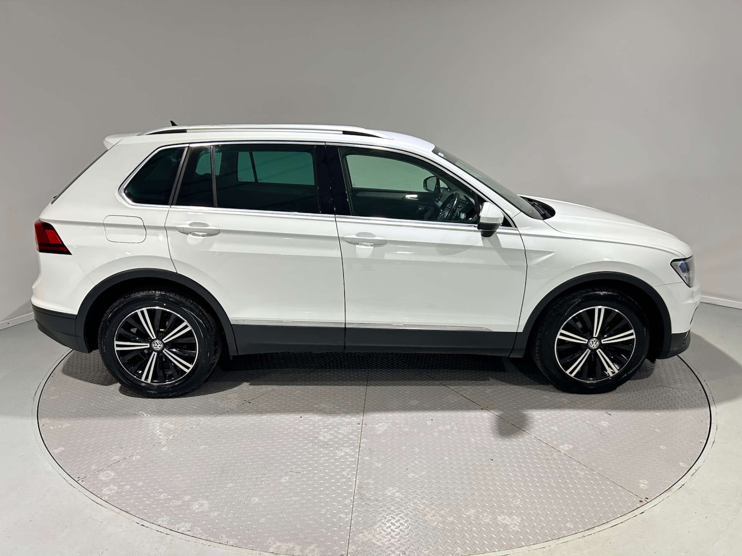 Used Volkswagen Tiguan 2018 for sale - 77200683: Photo 5