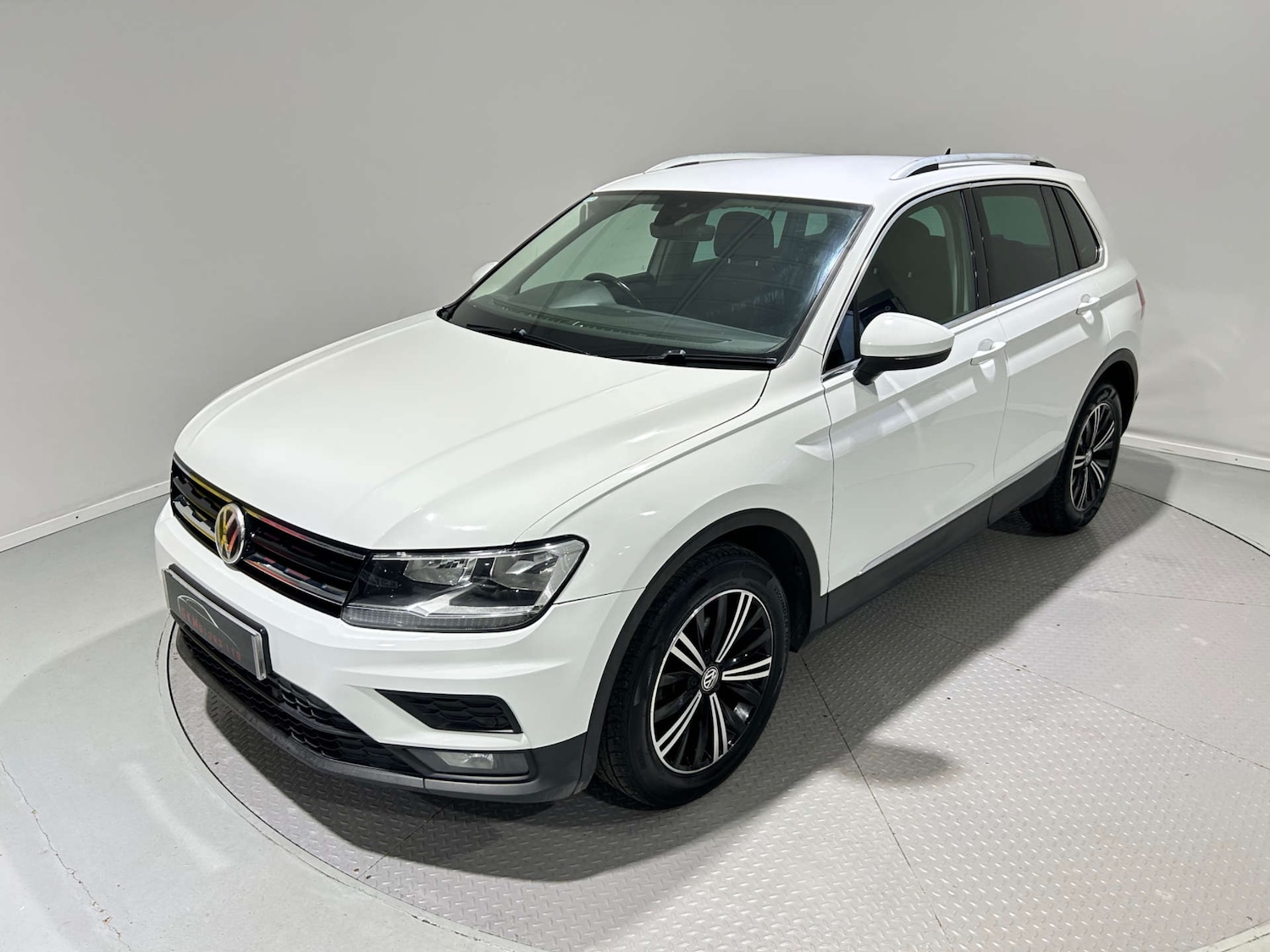 Used Volkswagen Tiguan 2018 for sale - 77200683: Photo 50