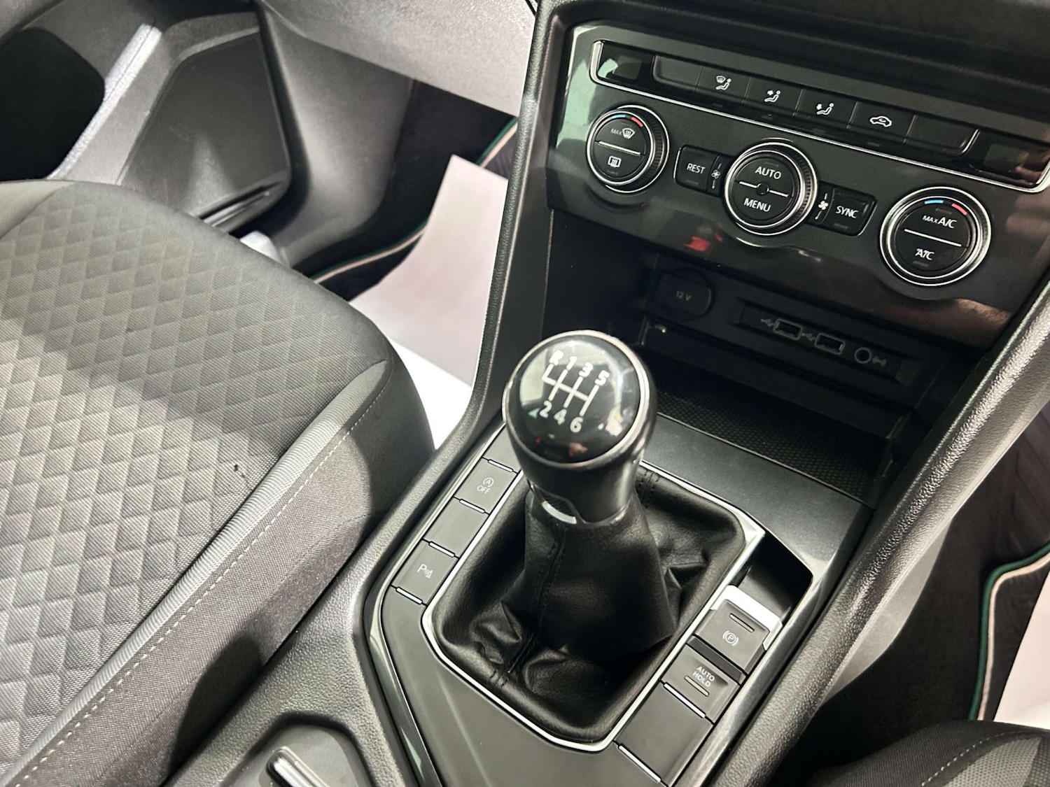 Used Volkswagen Tiguan 2018 for sale - 77200683: Photo 59