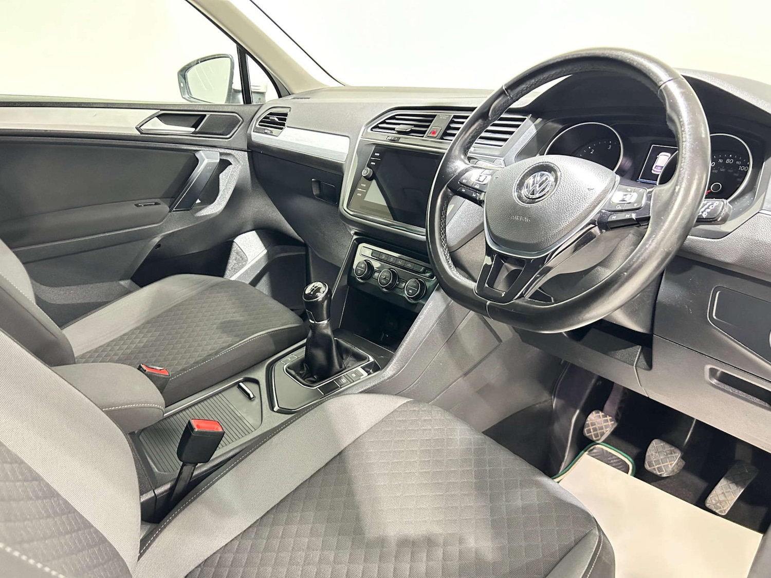 Used Volkswagen Tiguan 2018 for sale - 77200683: Photo 8