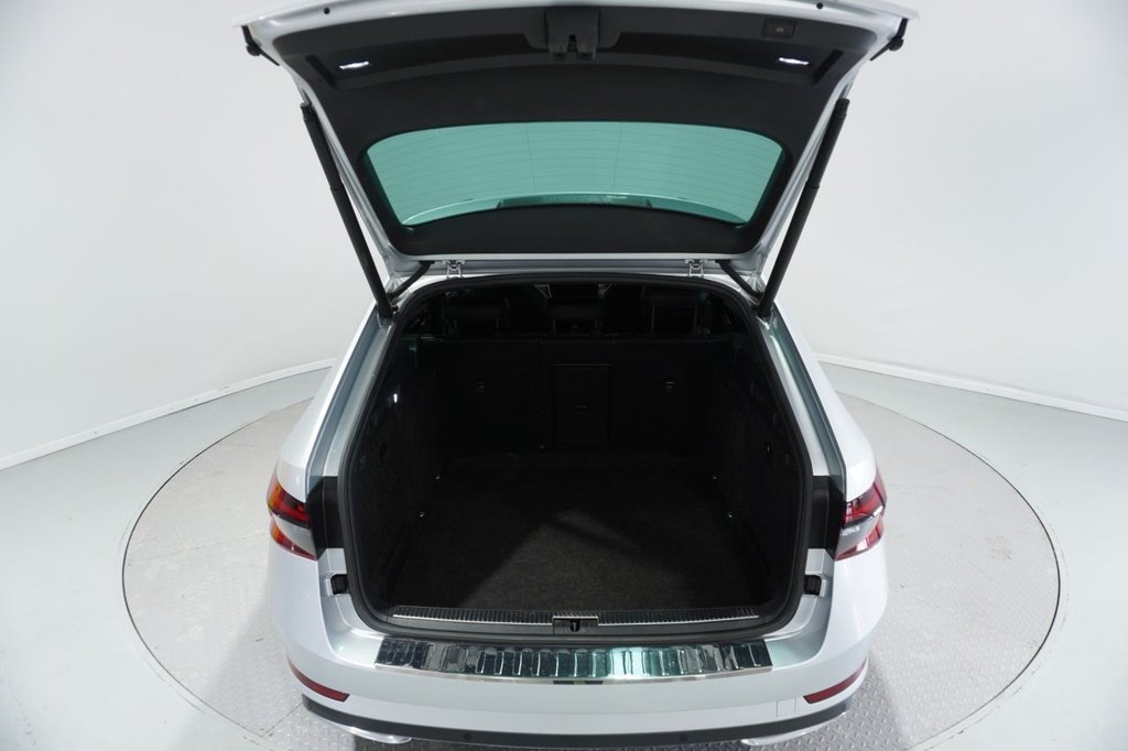 Used Skoda Superb 2019 for sale - 76820261: Photo 18