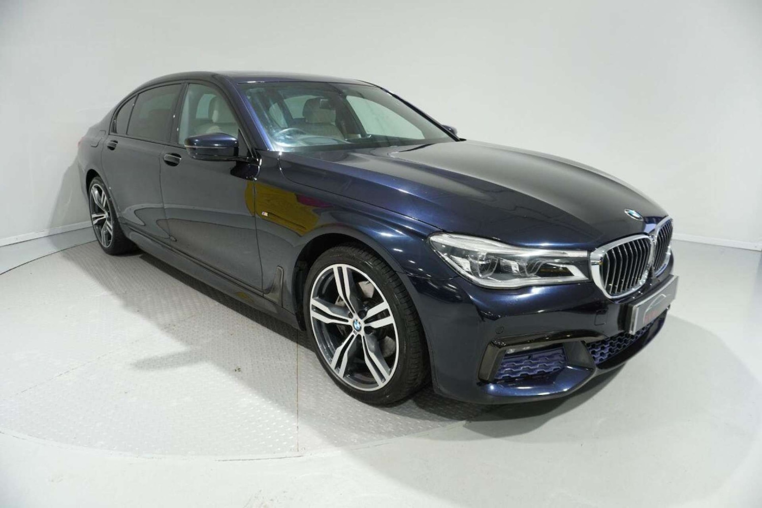 Used BMW 7 Series 2015 for sale - 77061682: Photo 2