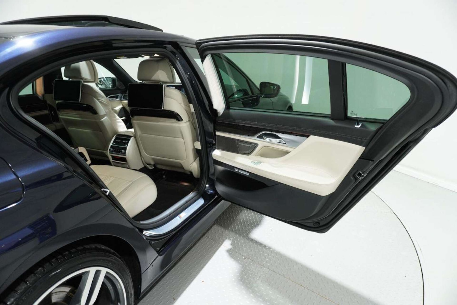 Used BMW 7 Series 2015 for sale - 77061682: Photo 26