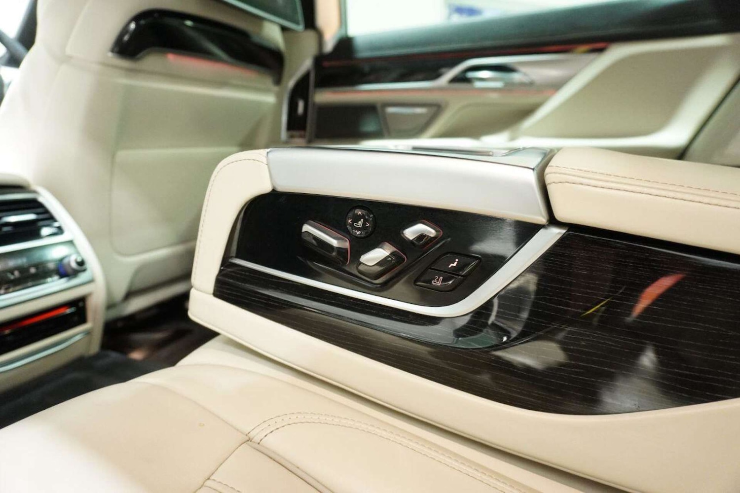 Used BMW 7 Series 2015 for sale - 77061682: Photo 36