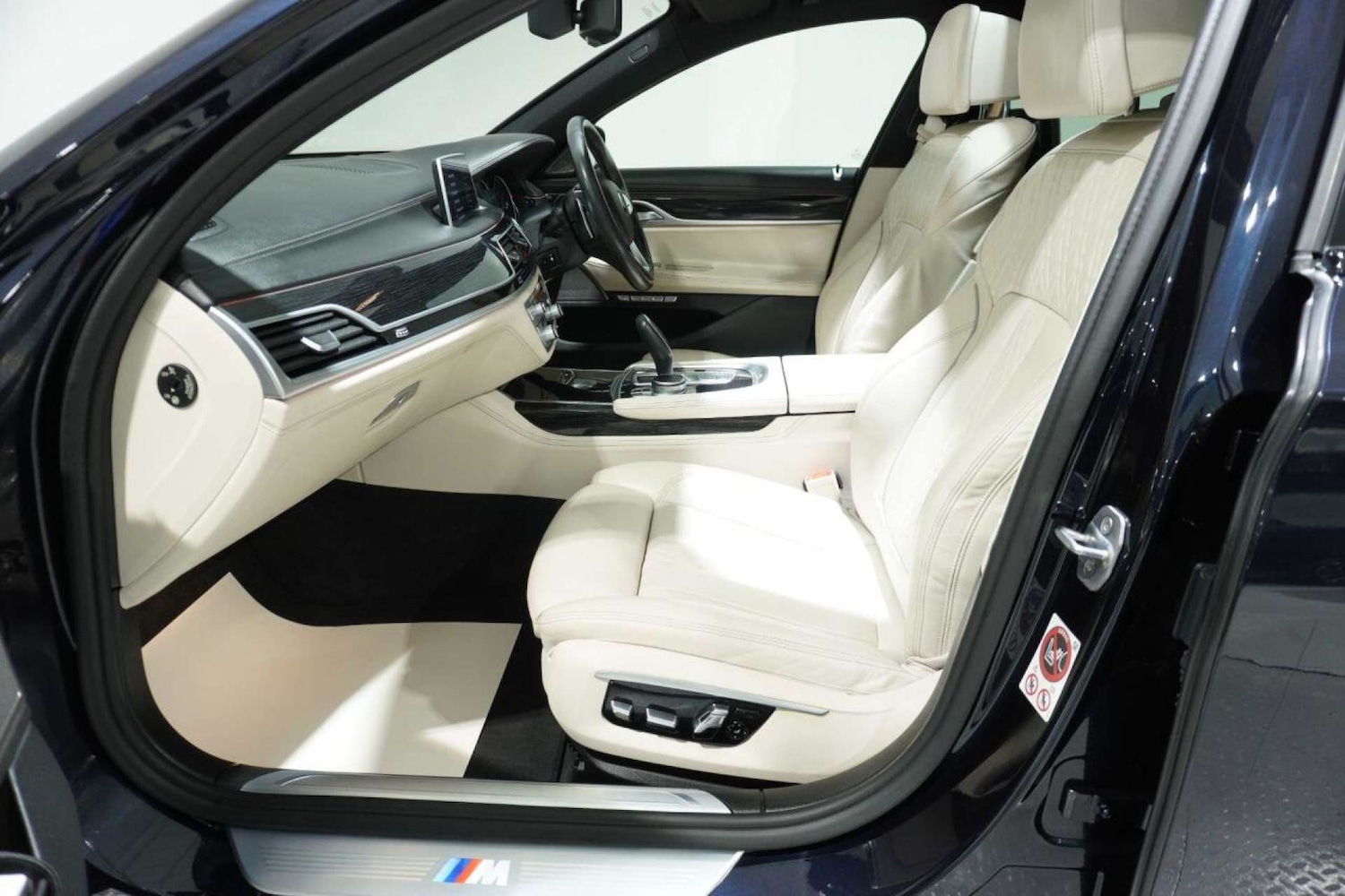 Used BMW 7 Series 2015 for sale - 77061682: Photo 43