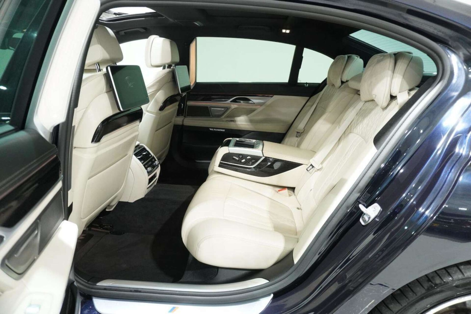 Used BMW 7 Series 2015 for sale - 77061682: Photo 48