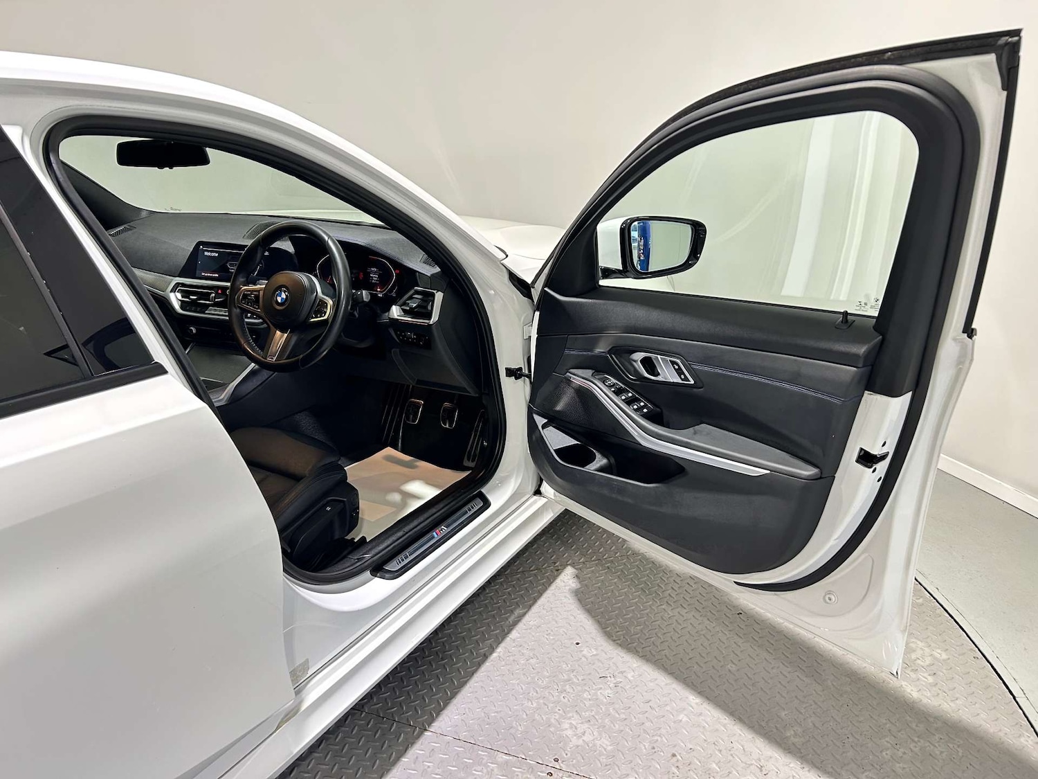 Used BMW 3 Series 2019 for sale - 77172485: Photo 27