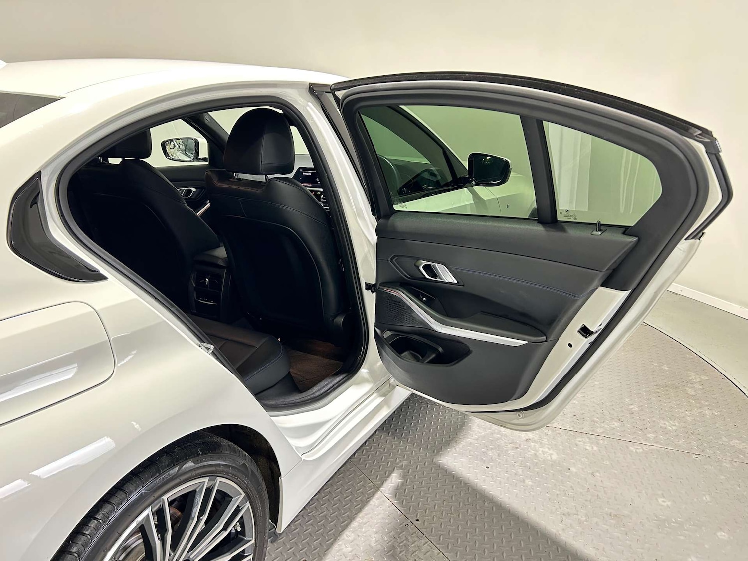 Used BMW 3 Series 2019 for sale - 77172485: Photo 28