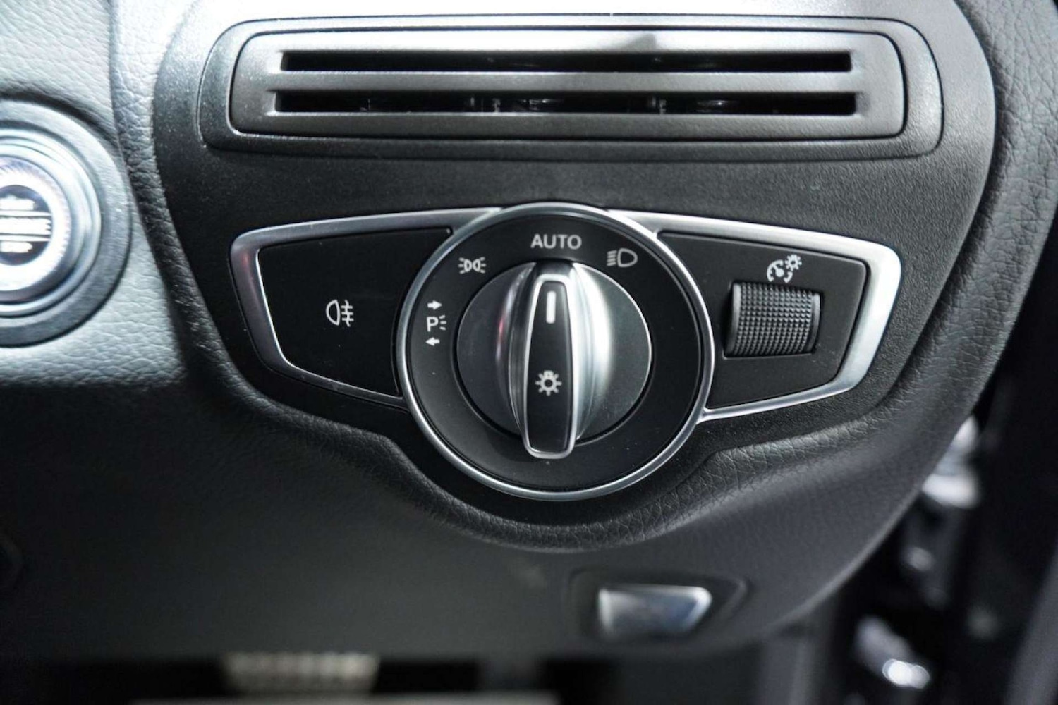 Used Mercedes-Benz GLC 2022 for sale - 77088702: Photo 55