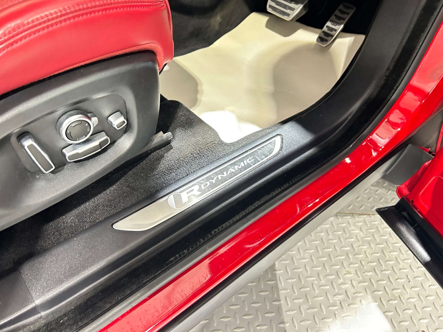 Used Jaguar E-Pace 2019 for sale - 77200697: Photo 14