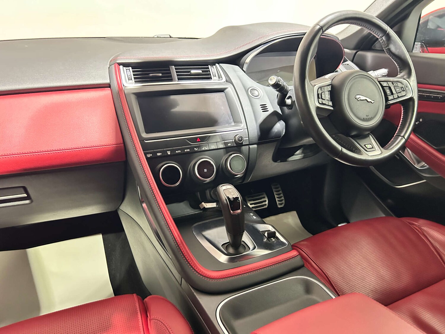 Used Jaguar E-Pace 2019 for sale - 77200697: Photo 30