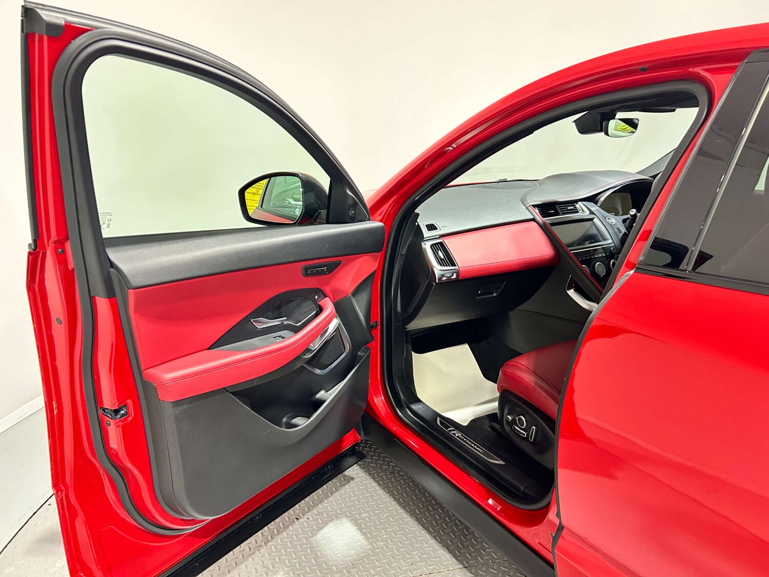 Used Jaguar E-Pace 2019 for sale - 77200697: Photo 35